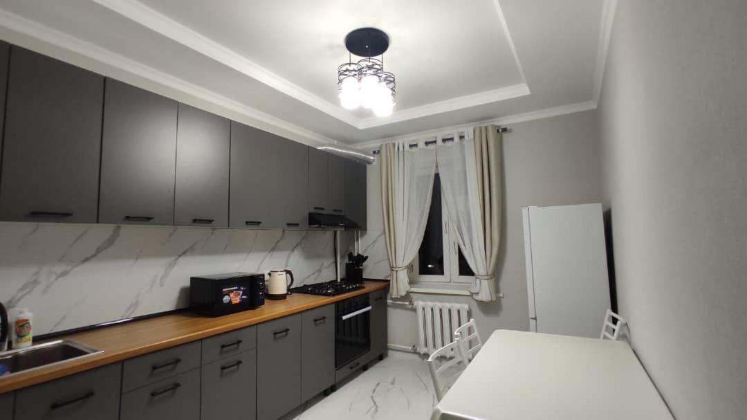 Apartment In Street Toktogula 77 Bishkek Esterno foto
