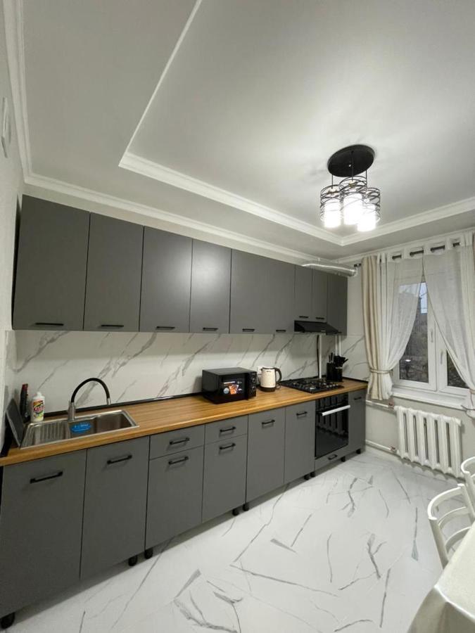 Apartment In Street Toktogula 77 Bishkek Esterno foto