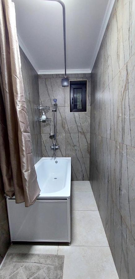 Apartment In Street Toktogula 77 Bishkek Esterno foto